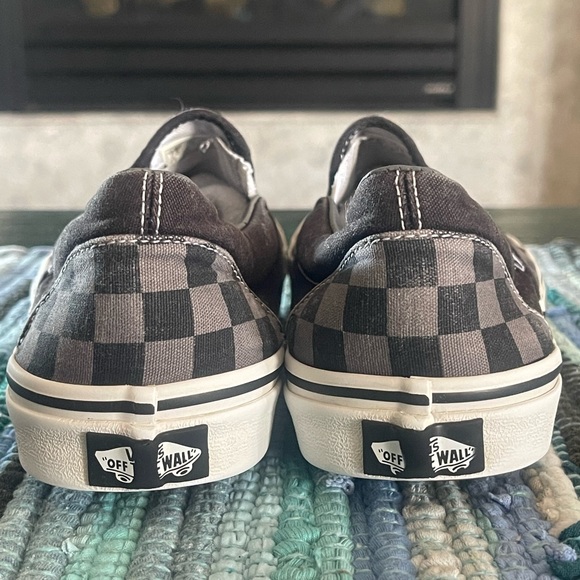 Black and grey checkered slip-on Vans - Picture 4 of 6
